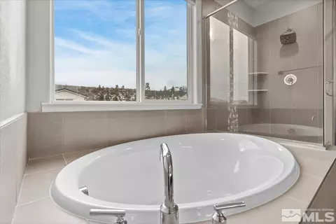 Bath - 258 Commodore Dr, Verdi, NV 89439 photo 2 of 6