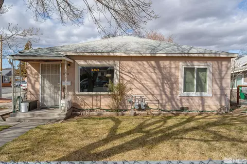 1858 I St, Sparks, NV 89431