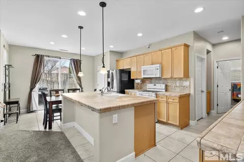1950 Red Willow Dr, Reno, NV 89521 photo 2