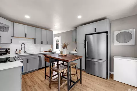 3335 Everett Dr, Reno, NV 89503 photo 8