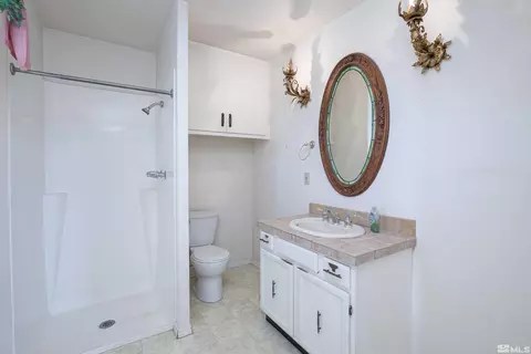 Bath - 1111 Arrowhead Ln, Fallon, NV 89406 photo 4 of 4