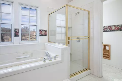 Bath - 1111 Arrowhead Ln, Fallon, NV 89406 photo 2 of 4