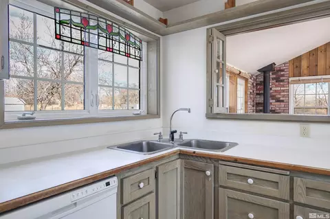 Kitchen - 1111 Arrowhead Ln, Fallon, NV 89406 photo 2 of 2