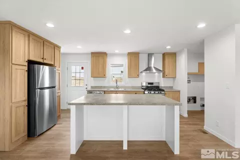 6464 Lakeview Dr, Fallon, NV 89406