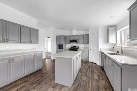 8250 Sycamore, Silver Springs, NV 89429