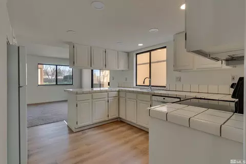 350 E Riverview Cir, Reno, NV 89509 photo 12