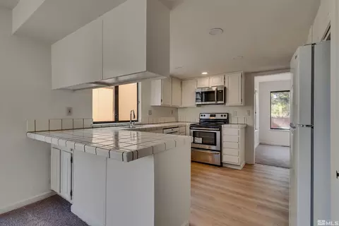 350 E Riverview Cir, Reno, NV 89509 photo 11