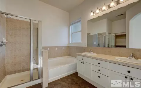 Bath - 9536 Rockcrawler Dr, Reno, NV 89521 photo 1 of 2