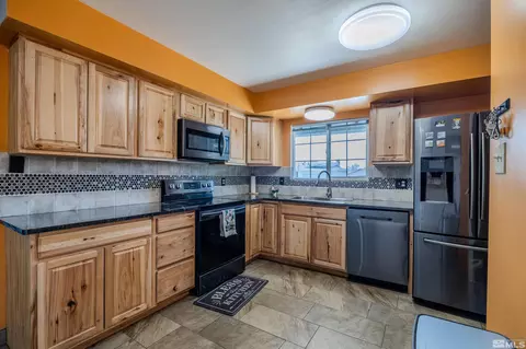 250 Galleron Way, Sparks, NV 89431