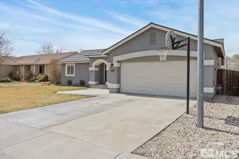 609 Winter Pl, Fernley, NV 89408