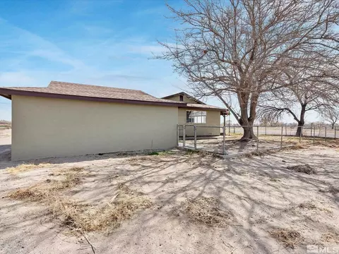Exterior - 1515 Gummow Dr, Fallon, NV 89406 photo 3 of 10
