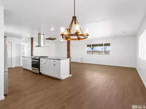 Living - 1515 Gummow Dr, Fallon, NV 89406 photo 4 of 4