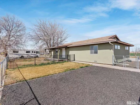 Exterior - 1515 Gummow Dr, Fallon, NV 89406 photo 2 of 10