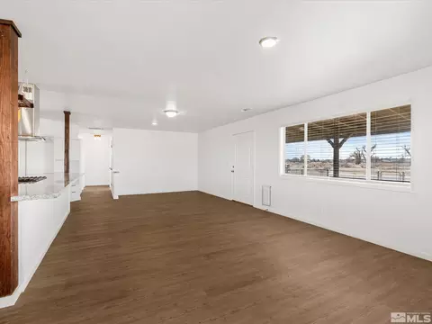 Living - 1515 Gummow Dr, Fallon, NV 89406 photo 3 of 4