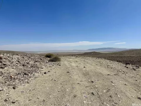 3825 Sapphire Rd, Silver Springs, NV 89429