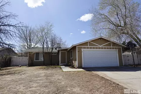 385 Sierra St, Fernley, NV 89408