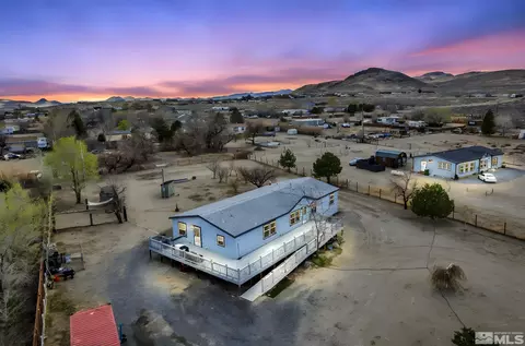 1125 W 7th St, Silver Springs, NV 89429