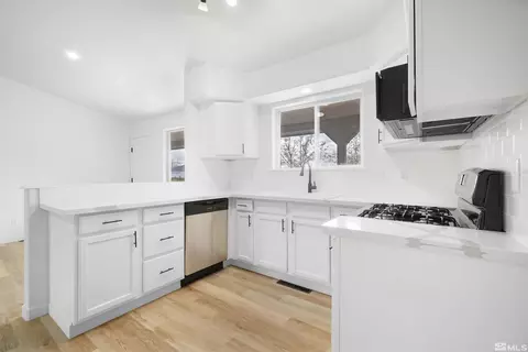 Kitchen - 604 Venturacci Ln, Fallon, NV 89406 photo 2 of 3