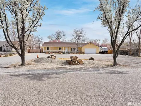 4665 Country River Dr, Fallon, NV 89406
