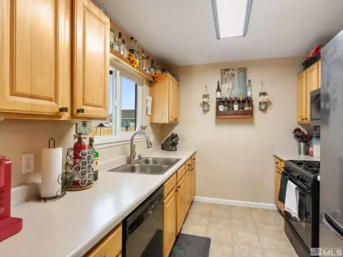 170 E Cedar St, Fernley, NV 89408 photo 11