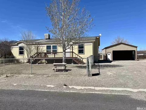 9 Wildcat Ln, Round Mountain, NV 89045