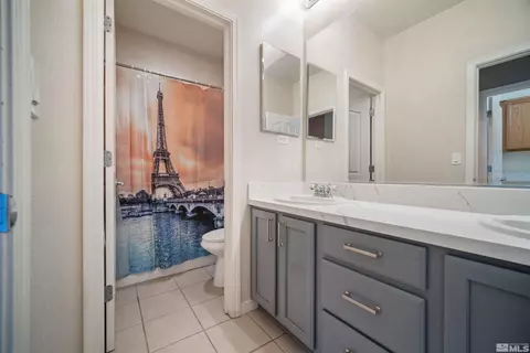 Bath - 2590 Spring Flower Dr, Reno, NV 89521 photo 3 of 4