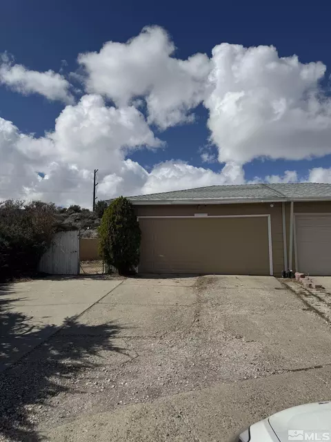 6760 Honeysuckle Ct, Reno, NV 89506