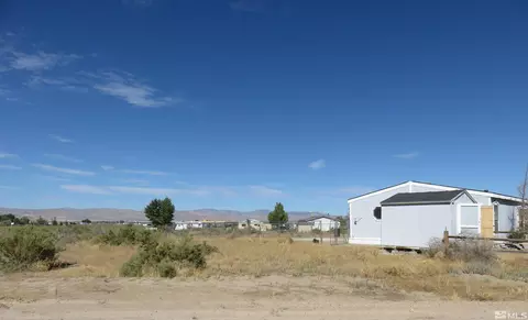 15 Ny Jo St, Yerington, NV 89447
