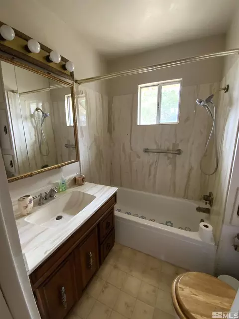 Bath - 200 Mclean Rd, Fallon, NV 89406 photo 1 of 1