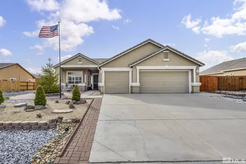 1527 Sequoia St, Dayton, NV 89403