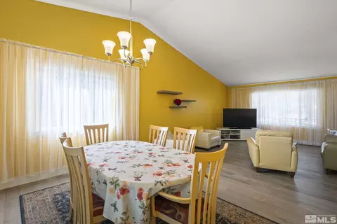 Dining - 920 Pinebrook Rd, Reno, NV 89509 photo 2 of 4
