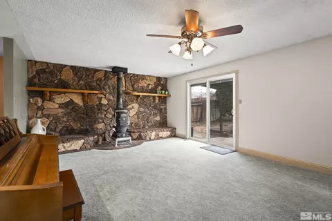 Living - 1663 Pullman Dr, Carson City, NV 89701 photo 4 of 6