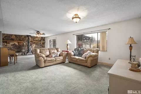 Living - 1663 Pullman Dr, Carson City, NV 89701 photo 2 of 6