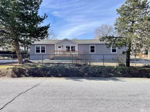 17820 Cold Springs Dr, Reno, NV 89508