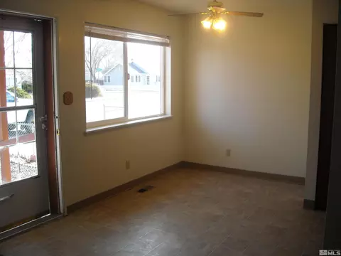 558 Humboldt St, Fallon, NV 89406 photo 2