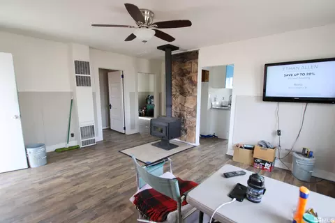 Living - 665 C St, Hawthorne, NV 89415 photo 2 of 5