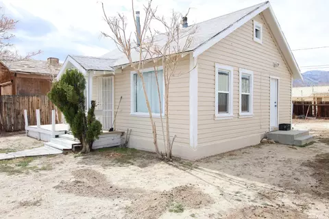 Exterior - 665 C St, Hawthorne, NV 89415 photo 1 of 5