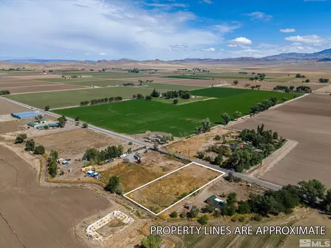 Mac Kenzie Lane, Yerington, NV 89447