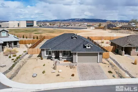 2212 Windrow Dr, Fernley, NV 89408