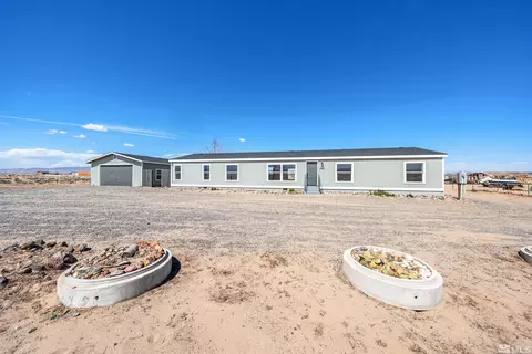 2530 E 6th St, Silver Springs, NV 89429