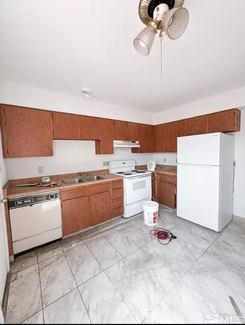 1424 E 9th St UNIT 1, Reno, NV 89512 photo 4