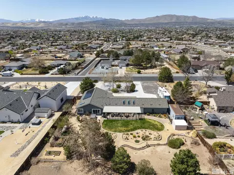 8570 Eaglenest Rd, Sparks, NV 89436 photo 4