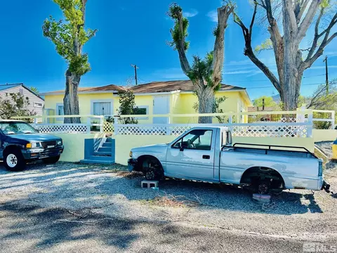 524 E Ave, Gabbs, NV 89409