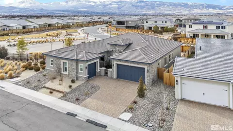 9525 Copper Sky Dr, Reno, NV 89521 photo 2