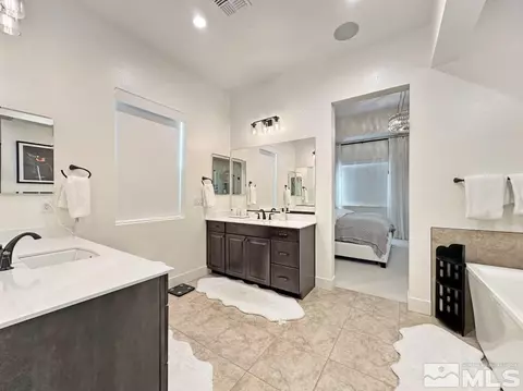 Bath - 2964 Ruby Desert Dr, Reno, NV 89521 photo 3 of 4