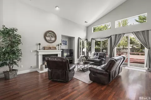 641 Aberdeen Ct, Reno, NV 89521 photo 4