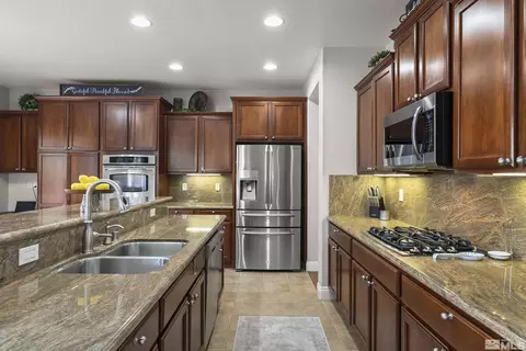 641 Aberdeen Ct, Reno, NV 89521 photo 8