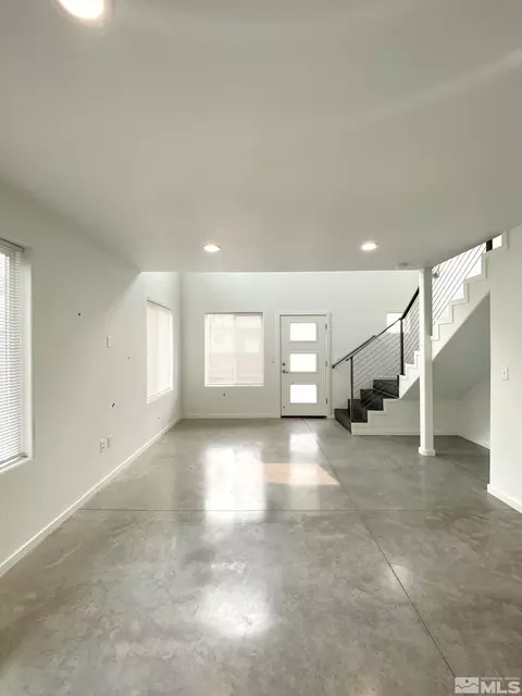 Living - 541 Sinclair St, Reno, NV 89501 photo 1 of 2
