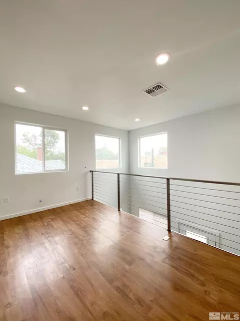 Living - 541 Sinclair St, Reno, NV 89501 photo 2 of 2