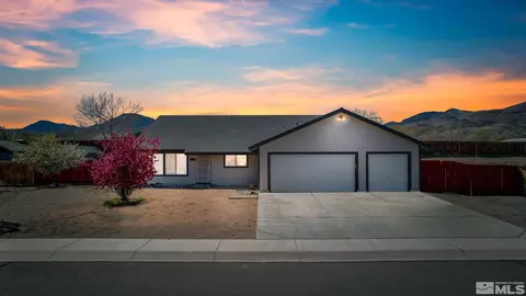 629 Aja Pl, Dayton, NV 89403